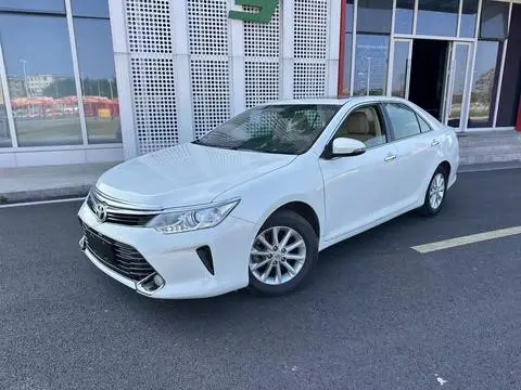 Toyota Camry 2016 — фото 1