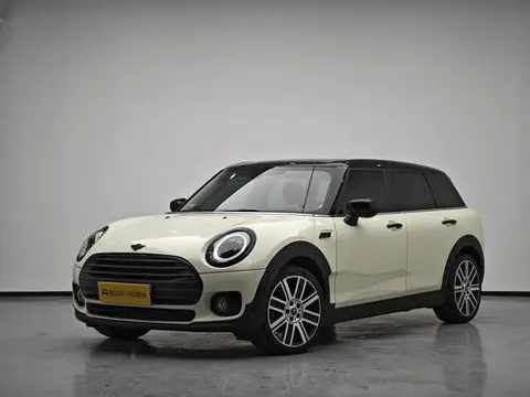 MINI CLUBMAN 2022