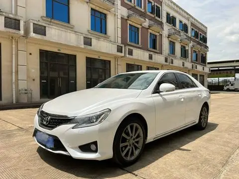 Toyota Reiz 2013