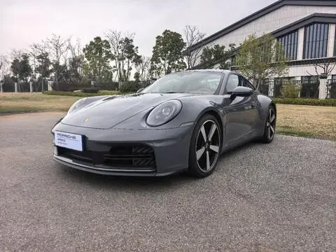 Porsche 911 2025