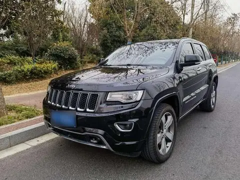 Jeep 大切诺基 2015 — фото 1