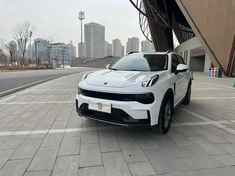 Lynk & Co 01 2023