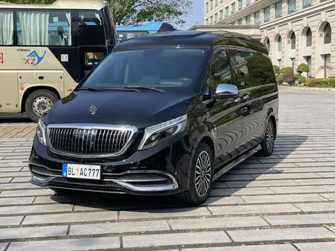 Mercedes-Benz 威霆 2018