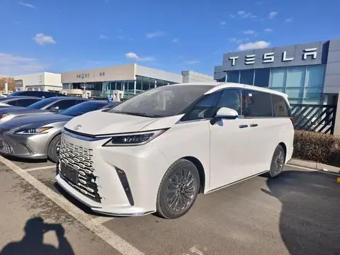 Lexus LM 2023