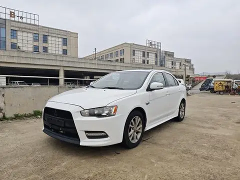Mitsubishi 翼神 2013