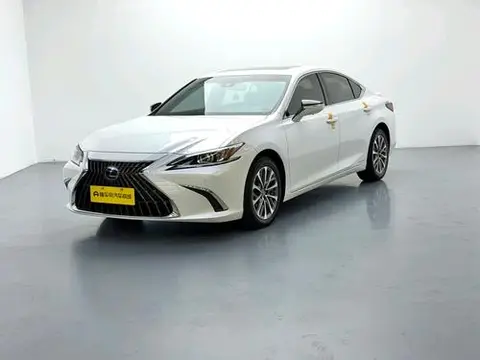 Lexus ES 2021