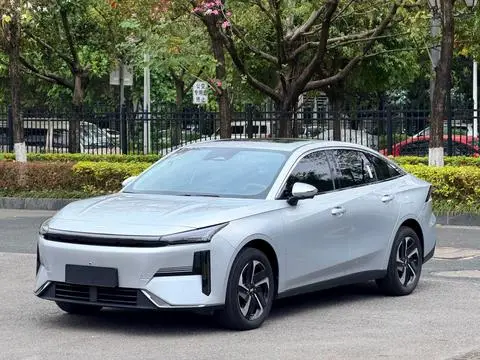 Geely L6 2025