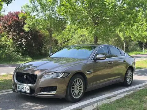 Jaguar XF 2015