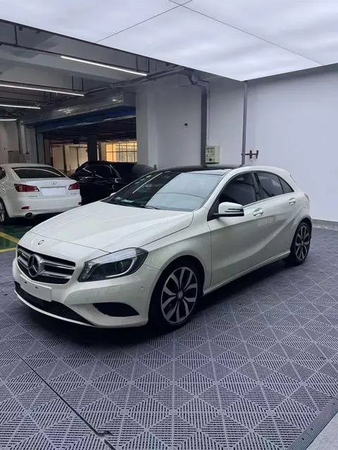 Mercedes-Benz A-Class 2015