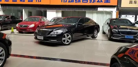 Mercedes-Benz S-Class 2011