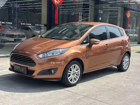 Ford 嘉年华 2013