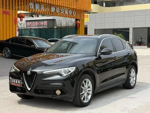 Alfa Romeo Stelvio斯坦维 2017