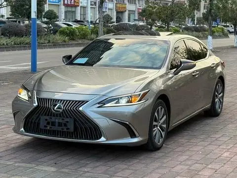 Lexus ES 2020