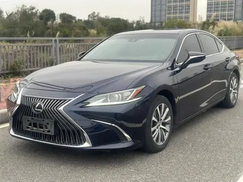 Lexus ES 2020