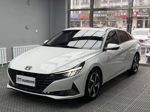 Hyundai Elantra 2022