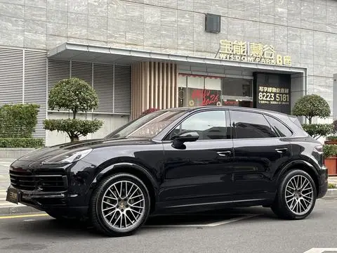 Porsche Cayenne 2021 — фото 1