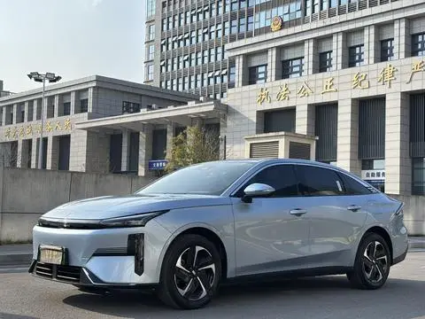 Geely L6 2025