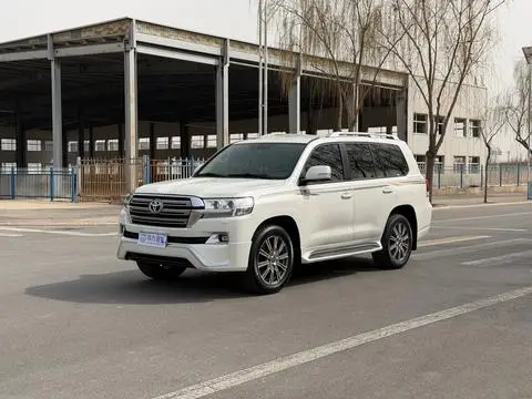 Toyota Land Cruiser 2019 — фото 1