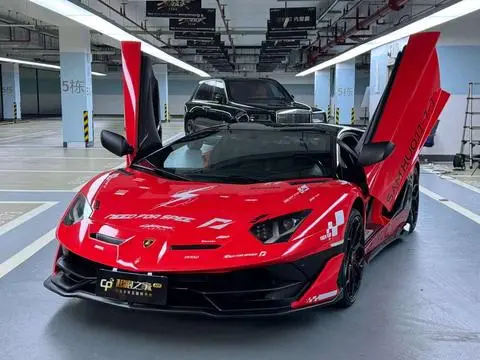 Lamborghini Aventador 2011