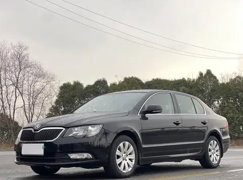 Skoda Superb 2013 — фото 1