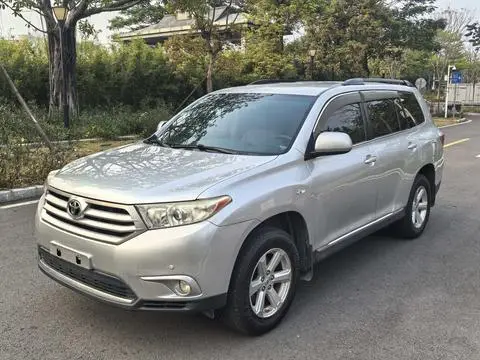Toyota Highlander 2012 — фото 1