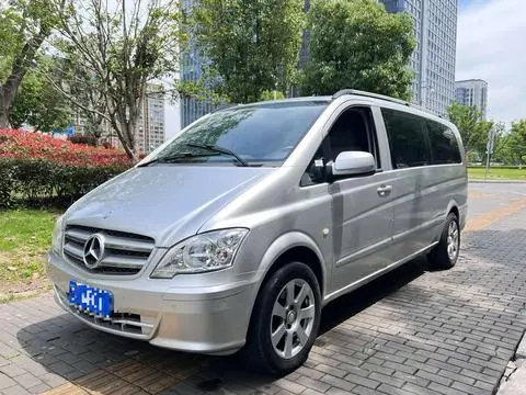 Mercedes-Benz 威霆 2011
