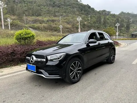 Mercedes-Benz GLC 2022 — фото 1