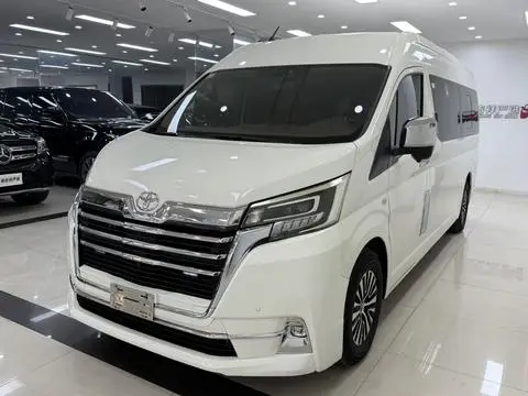 Toyota HIACE 2022 — фото 1