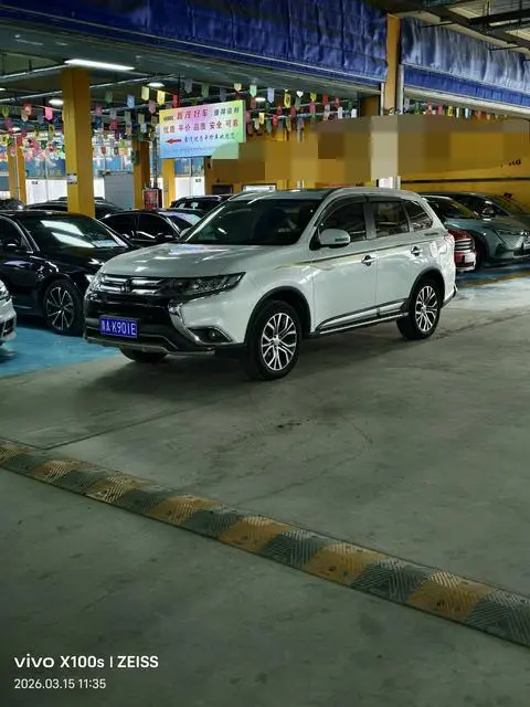 Mitsubishi 欧蓝德 2018