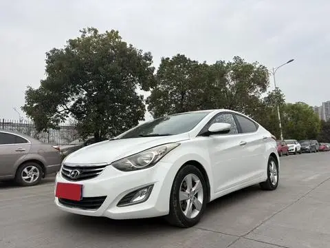 Hyundai Elantra Langdong 2012