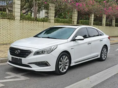 Hyundai 索纳塔九 2015