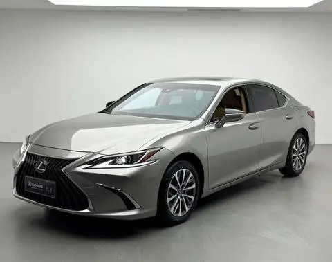 Lexus ES 2022