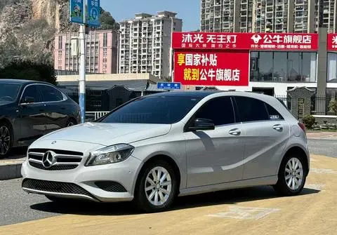 Mercedes-Benz A-Class 2013 — фото 1