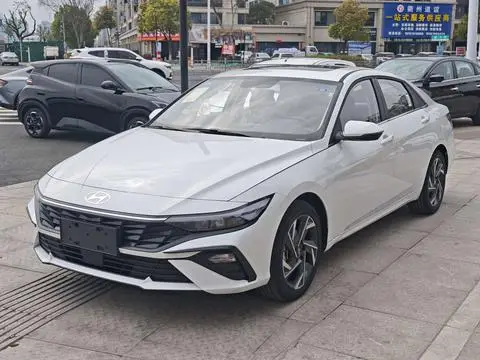 Hyundai Elantra 2023