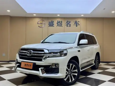 Toyota Land Cruiser 2020 — фото 1