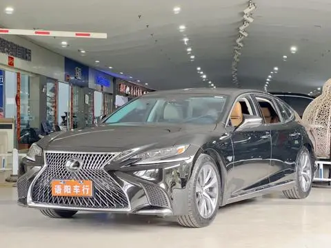 Lexus LS 2018 — фото 1