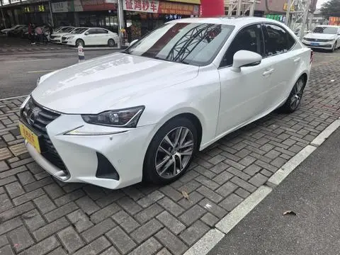 Lexus IS 2017