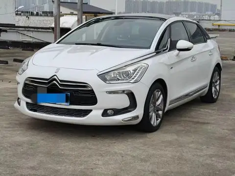 DS 5 2014