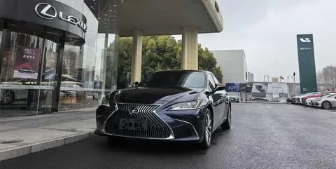 Lexus ES 2020
