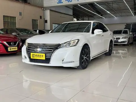 Toyota Crown 2018