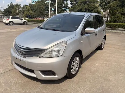 Nissan 骊威 2015
