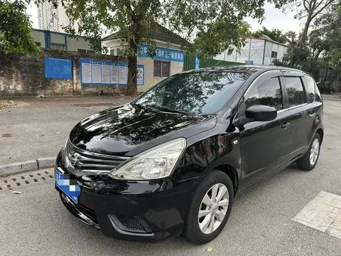 Nissan 骊威 2015