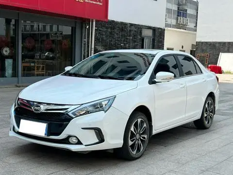 BYD 秦DM 2015