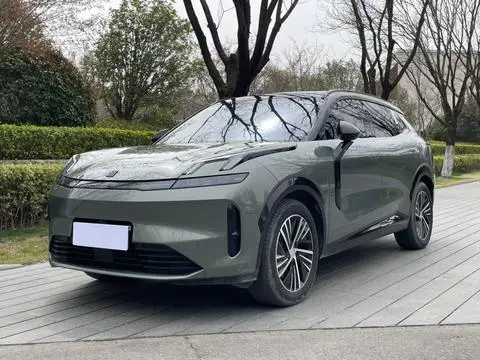 Lynk & Co 08 EM-P 2023