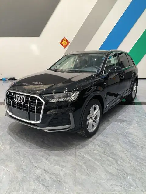 Audi Q7 2023 — фото 1