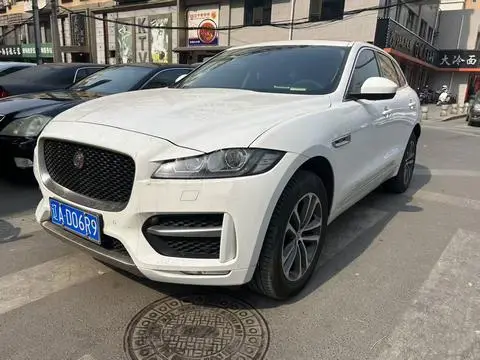 Jaguar F-PACE 2016