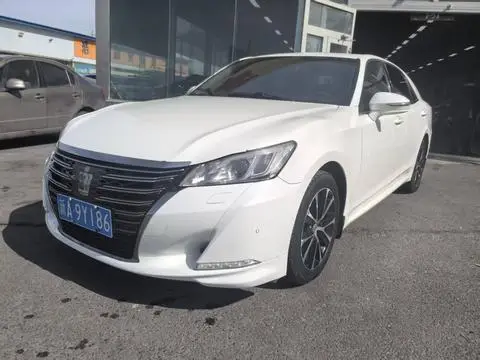 Toyota Crown 2018
