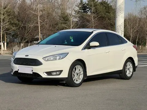 Ford Focus 2015 — фото 1