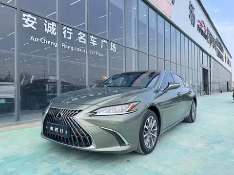 Lexus ES 2022