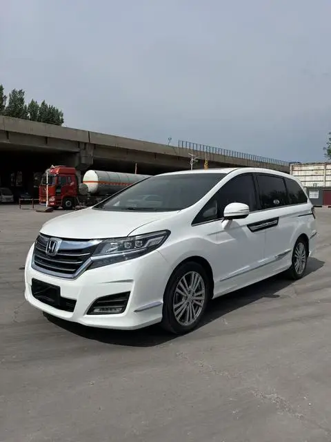 Honda 艾力绅 2016